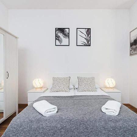 Charming Studio - 54 Starowislna Street Kraków Eksteriør billede